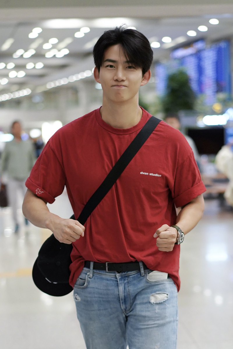 Youngboss0901's tweet photo. 231001 인천도착🛬️
#옥택연 #택연 #2PM #TAECYEON #玉泽演

재밌네~ㅋㅋㅋㅋㅋㅋㅋㅋ🤨😏🫡 https://t.co/OxHl5A7zkM