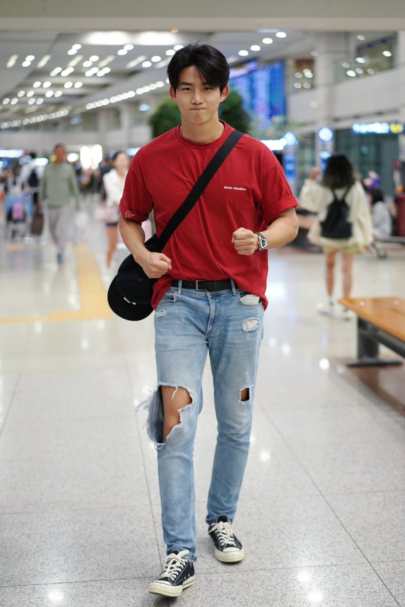 Youngboss0901's tweet photo. 231001 인천도착🛬️
#옥택연 #택연 #2PM #TAECYEON #玉泽演

재밌네~ㅋㅋㅋㅋㅋㅋㅋㅋ🤨😏🫡 https://t.co/OxHl5A7zkM