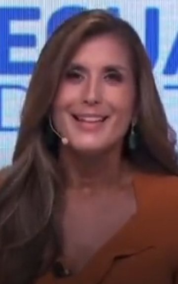 Monchiito_'s tweet photo. Cuando habla Noboa | Cuando habla Luisa 

@RuthdelSalto
#DebatePresidencial https://t.co/JNx7PkdM1B