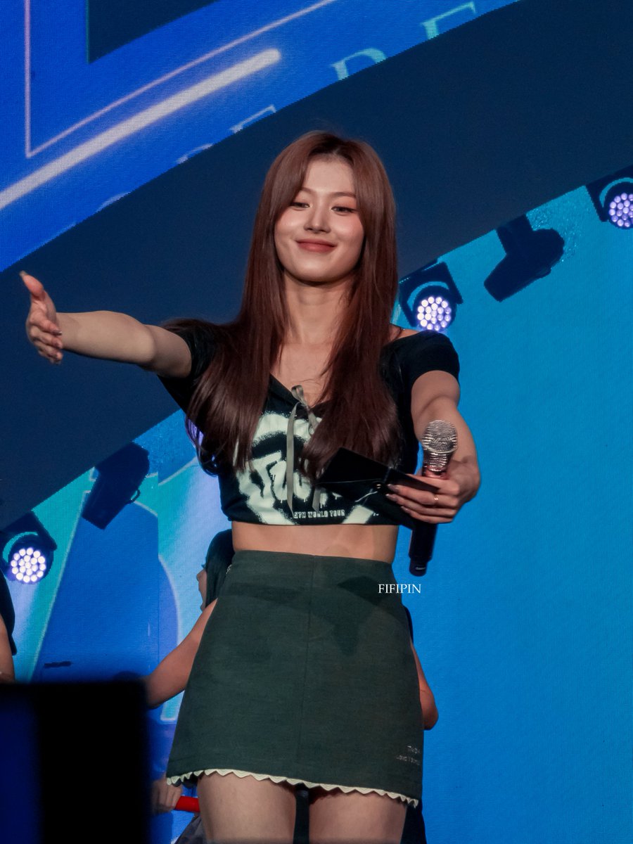 FIFIPIN's tweet image. 230923 Ready to Be in Bangkok Day 1

#TWICE #트와이스 #SANA #사나 #READYTOBE #TWICE_5TH_WORLD_TOUR_BULACAN #TWICE_5TH_WORLD_TOUR #TWICE_5TH_WORLD_TOUR_BANGKOK