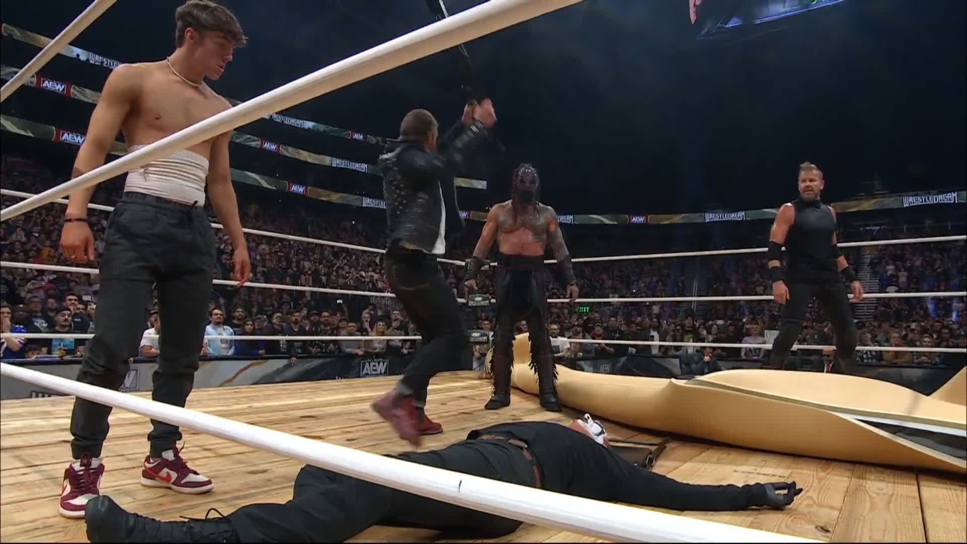 WrestleBR on X: 🚨 WWE acredita que o NXT consistemente superará o AEW Dynamite em 2024 Clique na imagem para ler 👇🏾 / X
