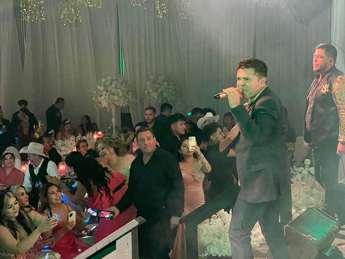 j_medina37's tweet photo. ah pero anoche♥️♥️👻👻 https://t.co/5jFPM5nC8p