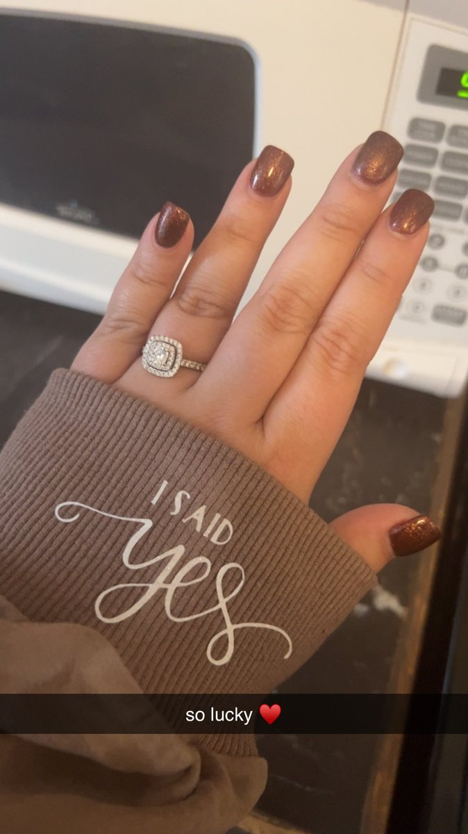 beccababy129's tweet photo. best day of my life 💍♥️ https://t.co/tXeuLVo9ju