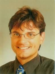 20th #anniversary: On October 1, 2003, I started my #FAU professorship in computer science. A decision I do not regret. Oh man, we have achieved a lot - from the medical engineering study program to FAU's position as #1innovator. Enclosed the picture of my application 😂 <a href="/UniFAU/">FAU Erlangen-Nbg</a>