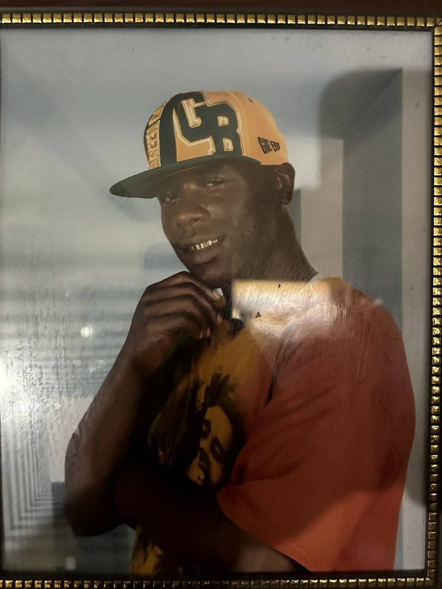 AYEEZIGGY's tweet photo. Rest In Heaven Dad🕊️♥️imma live through your name and forever make you proud you and my moms♥️i just told you i was gonna come see you and this morning i get that call that nobody ever wanna hear🤦🏾i love you pops♥️R.I.P and watch over me forever my guy!!♥️🫶🏾🕊️ https://t.co/lWSeBwaTW2