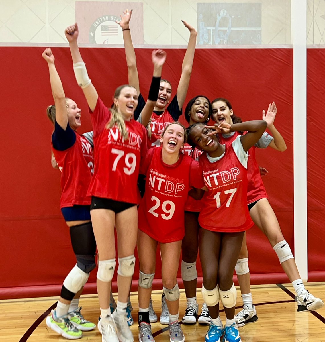 AlevokHazel's tweet photo. Grateful for an AMAZING @usavolleyball NTDP Fall Training Session in Colorado‼️🏐🇺🇸🏆
•
#usavntdp #usavolleyball #imgvolleyball #winners #pathtothepodium https://t.co/4VMaoWLPpx