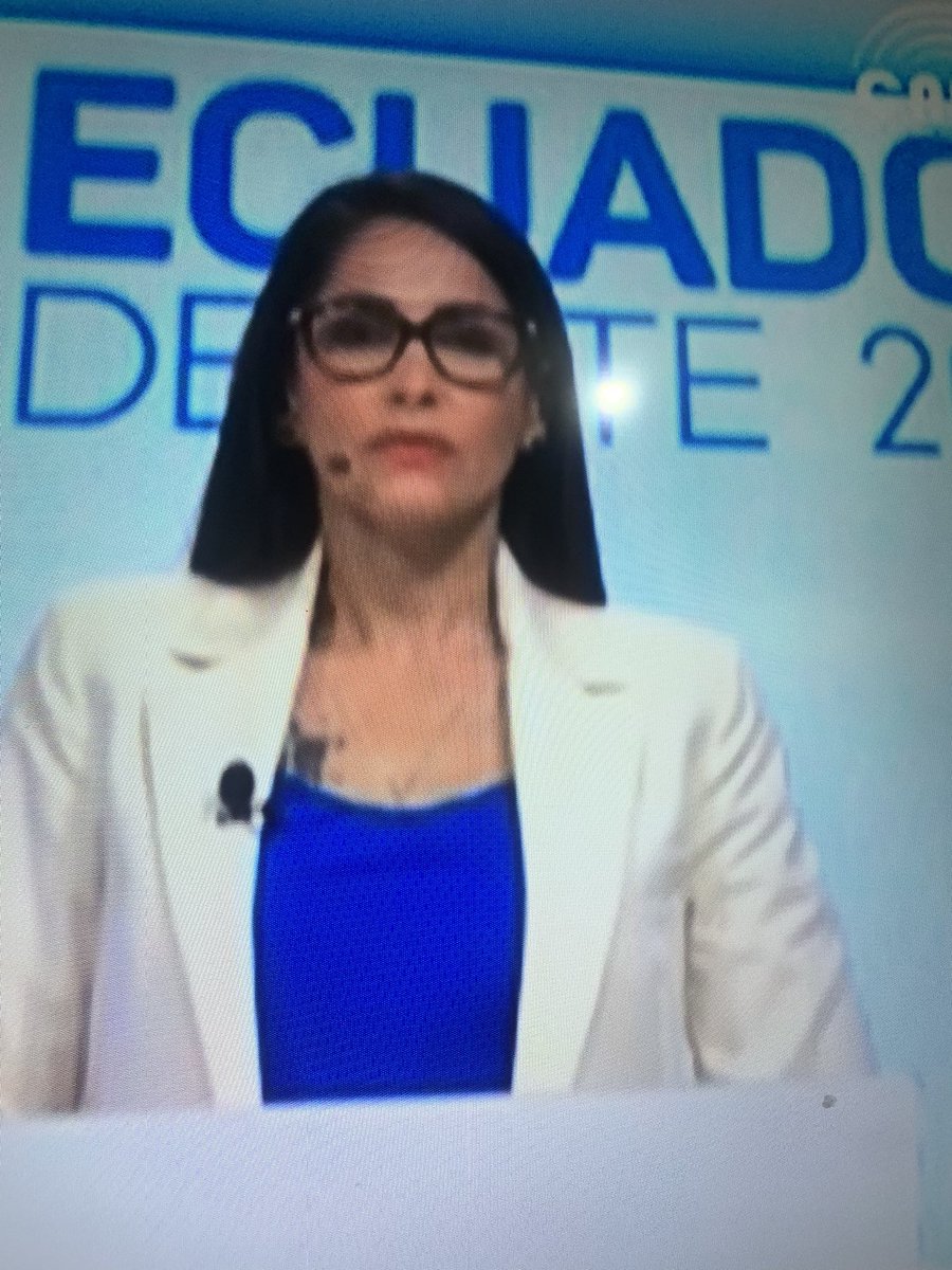 GenesisIperti's tweet photo. Cómo “tú presidenta” ni de fondo de bikini payasa 🤡 https://t.co/C6BPlttM5r