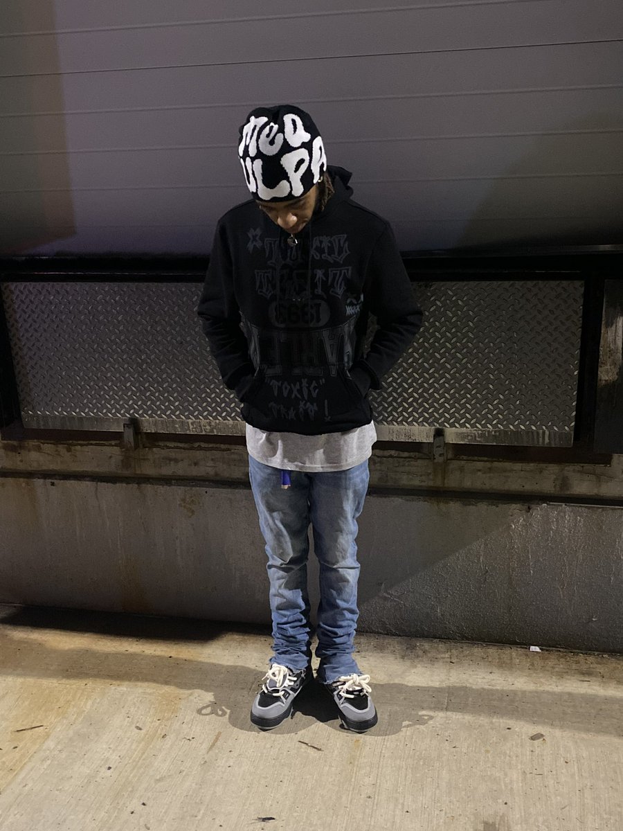 Zenofrm7's tweet photo. Toxic trait ☣️ https://t.co/vVRUM0vi95