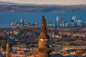 @sirgeoffpalmer, Scotland's leading anti-Dundas activist, has been posting non-stop in recent days about the removal of the blatantly incorrect plaque from the Melville Monument in Edinburgh - the 150-foot high memorial to Henry Dundas.  
The plaque, now removed, made accusations