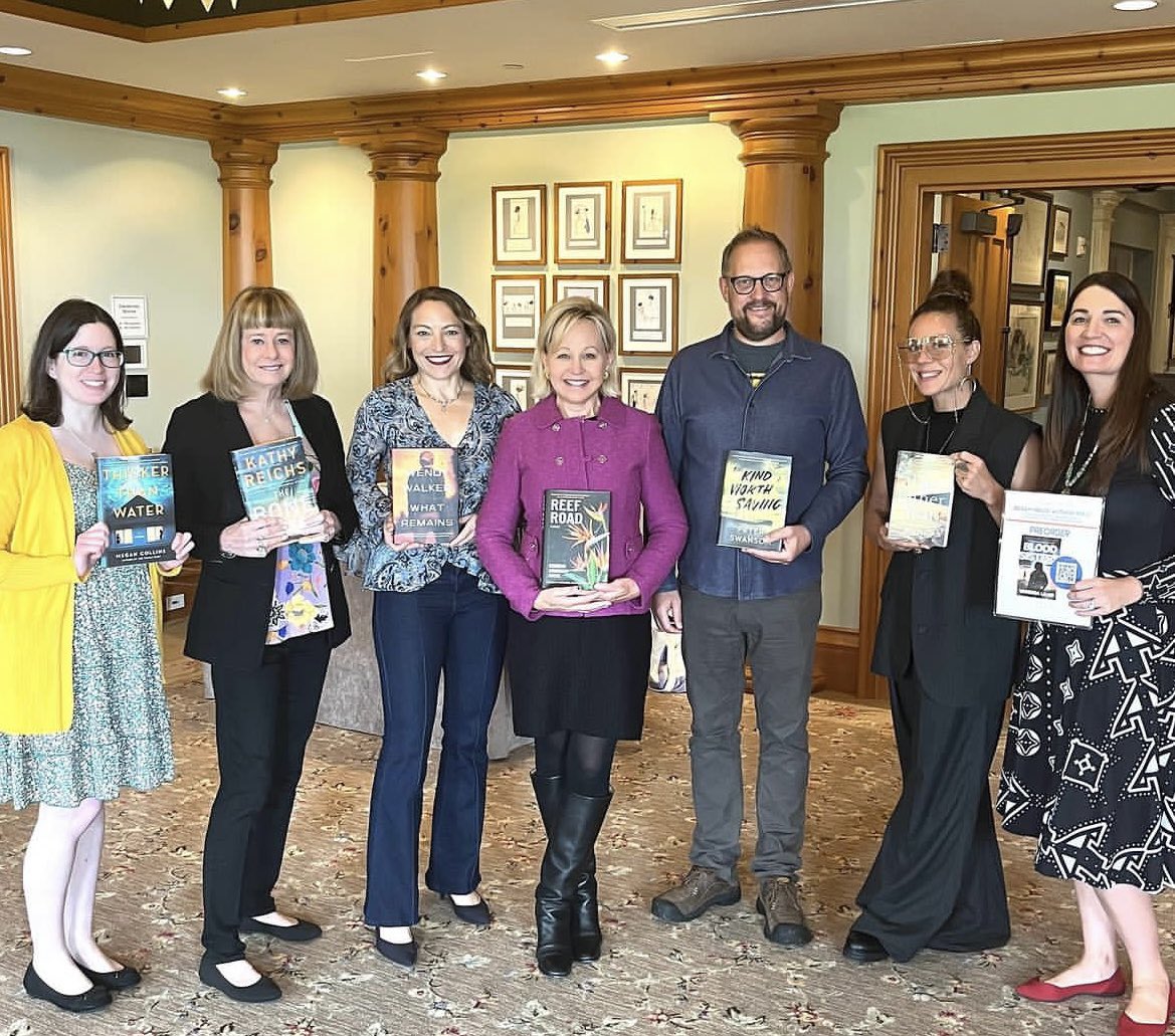 Wendy_Walker's tweet photo. Thank you @royce_deborah and @OceanHouseRI and @banksquarebooks for hosting this amazing event with @KathyReichs @ImMeganCollins @PeterSwanson3 @vanessalillie #refrey https://t.co/kPo06B6tAJ