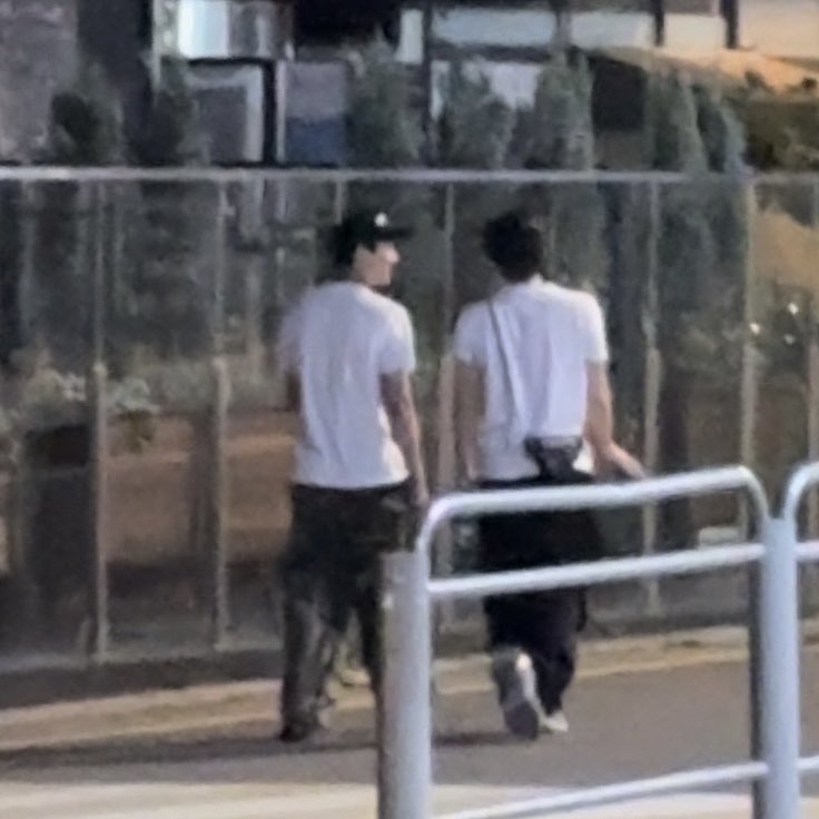 aa_jongin's tweet photo. OP SAW JONGIN AND MOONKYU ON FRIDAY https://t.co/RDMaKWPfQa