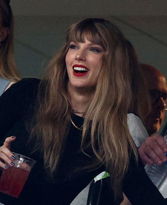 longlivetayIor's tweet photo. LETS GET THE SMALL ACCOUNTS TO 1,989 FOLLOWERS, RT IF YOU’RE A SMALL ACCOUNT, FOLLOW THE RTS!!!

#FOOTBALLTAYLORSVERSION https://t.co/GLry8q0GSw