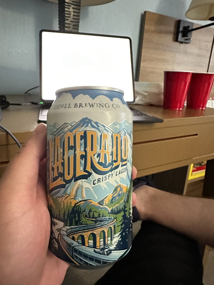 sidv69lpz's tweet photo. @AmiiWinchester Ein Crispy Lager. Ideen haben die Amis. 🙈😅 https://t.co/3kB3OcCgTi