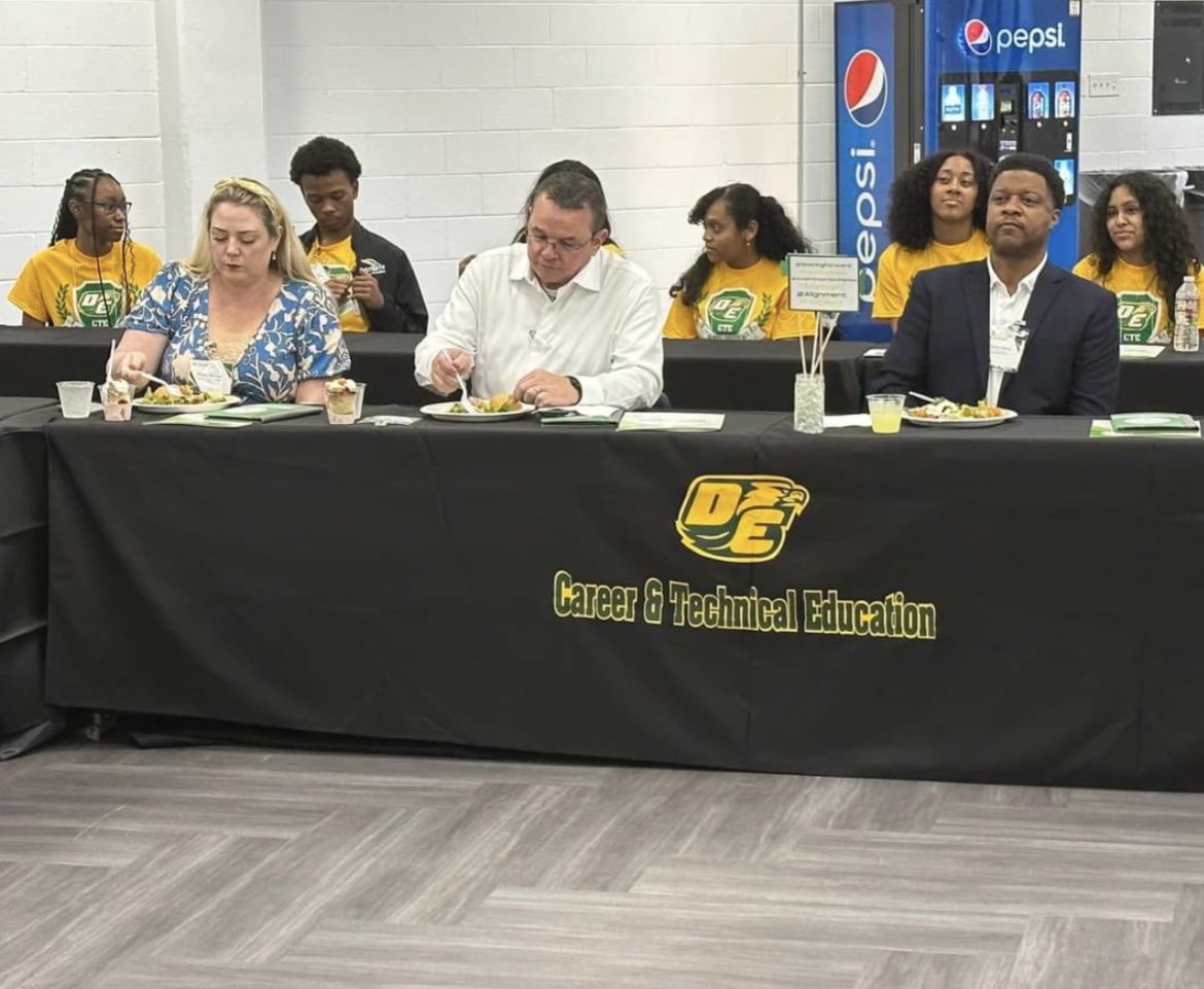 NobleDallas2's tweet photo. GNTX member was selected to the DeSoto Independent School District College, Career, and Military Ready (CCMR) Advisory Council for the 2023-2024. DeSoto also partnered with GNTX to provide law enforcement education and training to their Law and Public Safety students. https://t.co/bv4grf5i9H