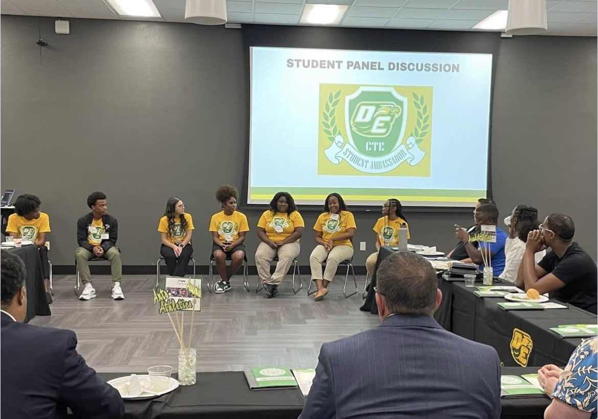 NobleDallas2's tweet photo. GNTX member was selected to the DeSoto Independent School District College, Career, and Military Ready (CCMR) Advisory Council for the 2023-2024. DeSoto also partnered with GNTX to provide law enforcement education and training to their Law and Public Safety students. https://t.co/bv4grf5i9H