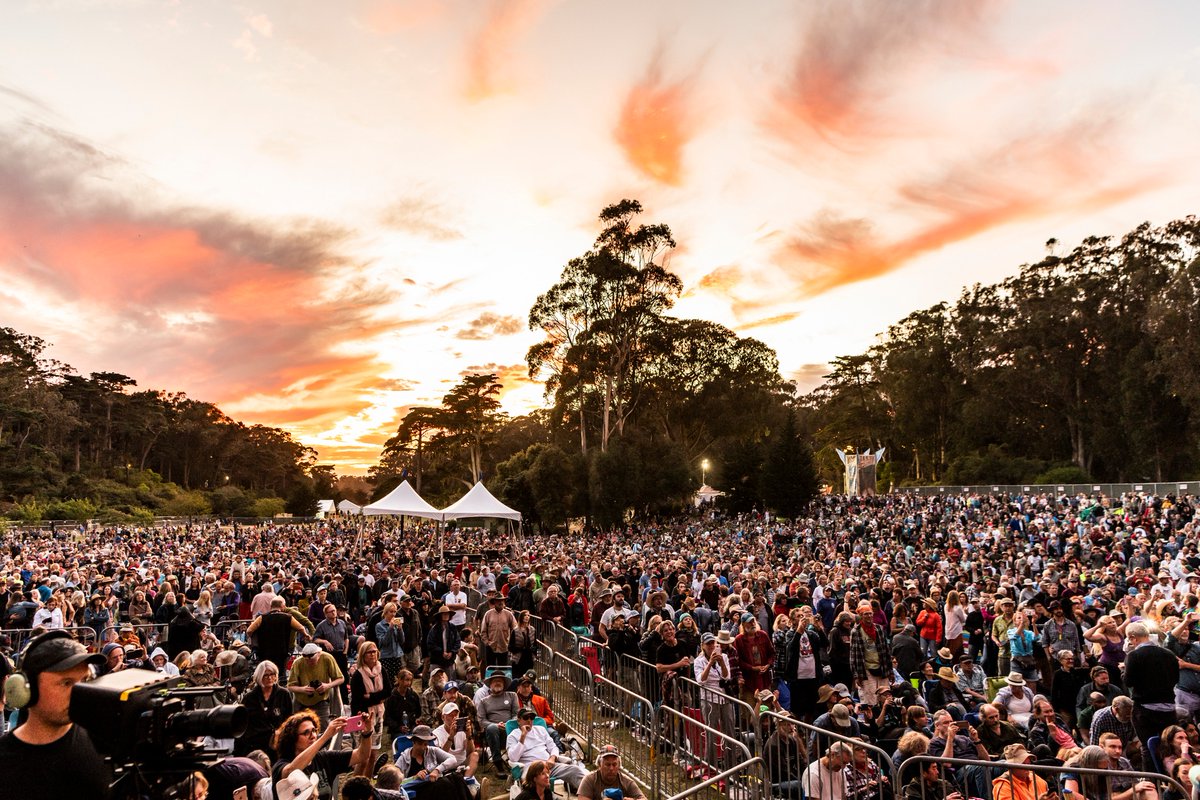 HSBFest's tweet photo. Thank you! Good night! See you next year!
Be safe going home!
#hsb23
#hardlystrictlybluegrass https://t.co/TsZkwlI7I8