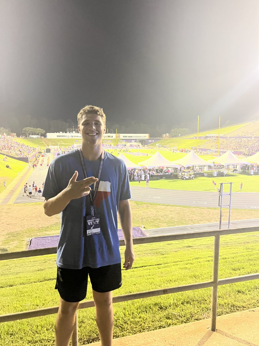 DrewWendel3's tweet image. Thank you @CoachJMay and @SFA_Football for invite. Enjoyed game!  #axem