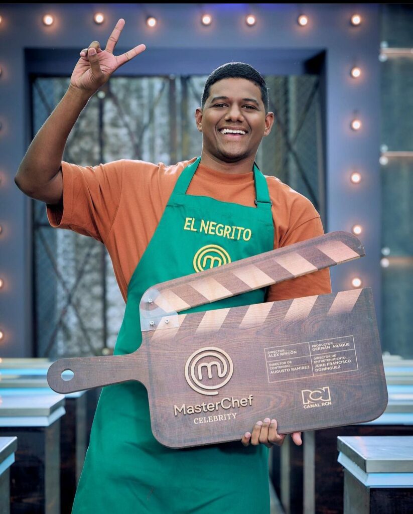 LizGonz37834458's tweet photo. Pase lo que pase TE AMO NEGRITO Y ERES EL MEJOR junto a Adrián pero a ti Te Amo más 
#MasterChefCelebrity
#MasterChefCelebritycolombia https://t.co/ewRP72ybyX