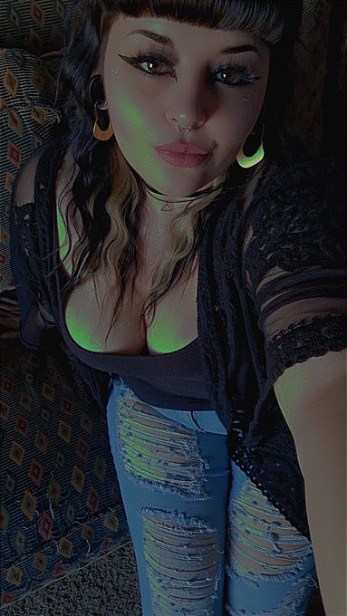 Birthday girl pics ✨️🫶 https://t.co/7dx1t4jDKK