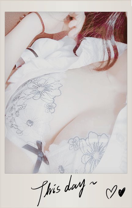 そっか！今日から月曜日だし、もう10月だ！秋だね❣️  みんなは今月はどーするのー？最近お返事とかできてないから、コメントくれたらお返事するー💕私への愛をつぶやいてくれても良いよ😍  ちなみに私はね新しいことチャレンジするよ✨みんなに報告できるように頑張る🧐<a href="/tag/ai%E3%81%88%E3%82%8A%E3%81%88%E3%82%8A"class="tags"><span>#aiえりえり</span></a>