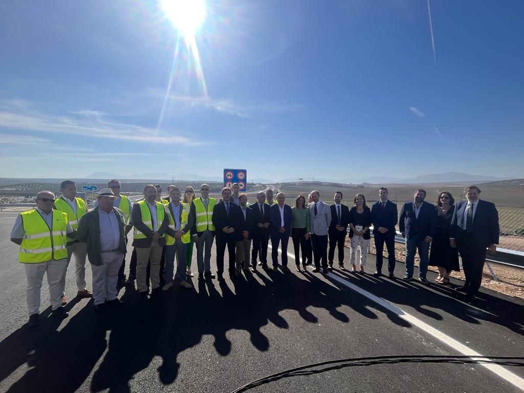 El Parque Científico Tecnológico <a href="/Geolit_Jaen/">Geolit</a>  ya cuenta con un acceso directo desde la A-44 

Este proyecto, incluido en la #ITIdeJaén, ha contado con un presupuesto de 4,4 millones de euros

👉 nfoitijaen.es/entra-en-servi…