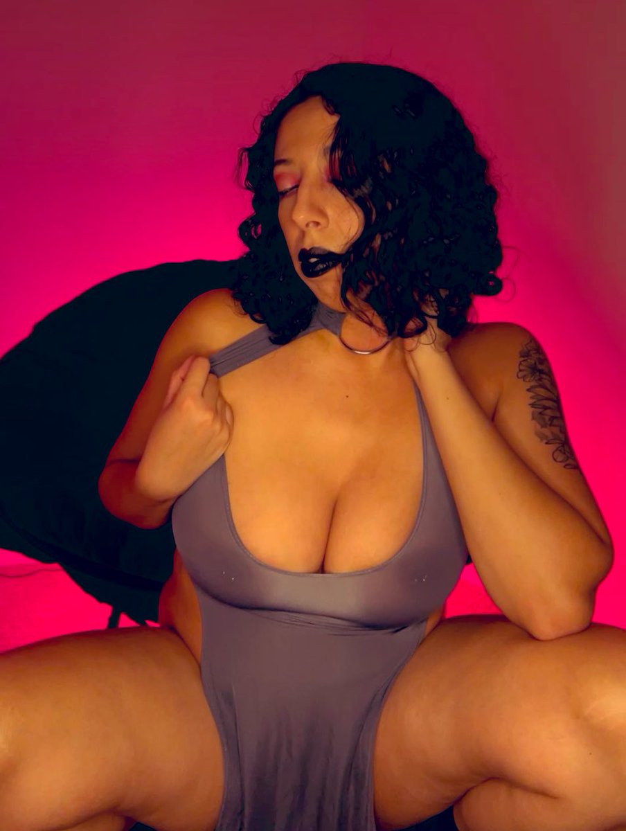 CalypsoModel's tweet photo. @Inked_and_Blond I recorded some clips the other day in the same fit! 😍👯‍♀️ https://t.co/xGyWdi13Pm