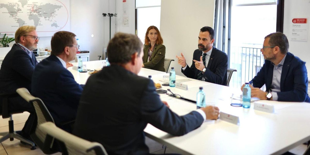 📝#Catalonia and #UpperAustria signed an agreement to promote economic development and collaboration between both territories today. 

👤Markus Achleitner &amp; <a href="/rogertorrent/">Roger Torrent i Ramió 🎗</a> signed the accord, with the participation of <a href="/oalcoba/">Oriol Alcoba</a> &amp; <a href="/KommunikaCat/">Krystyna Schreiber</a> 

Read more⤵️catalonia.com/-/catalonia-an…