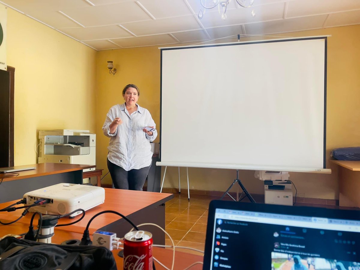 Préparez-vous à conquérir la semaine comme si c'était la dernière part de pizza au bureau un vendredi soir ! 🍕💪
————
 #LundiPasdéPitié #incubationprogram #makeadifference #osezlechangement #OsezInnover #IncubateurChampions