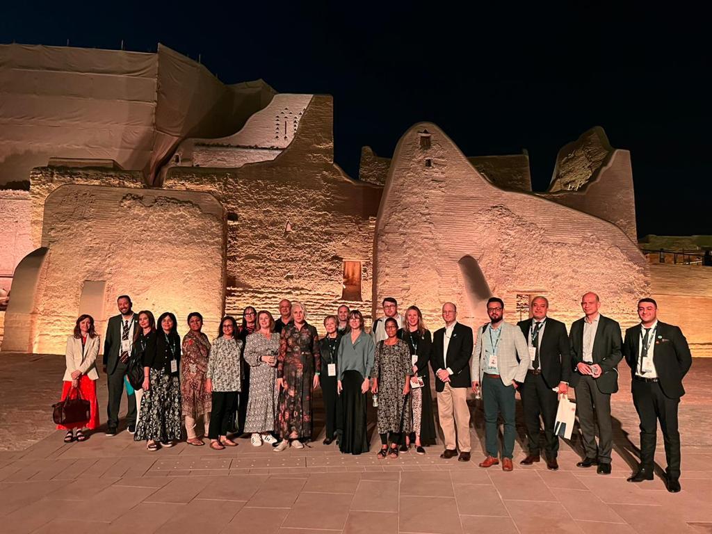 bookdata's tweet photo. Our Director of Book Research Hazel was invited to present on global book market data at the Professional Publishers Conference at #RiyadhBookFair. Really exciting times feat. incredible backdrops, & many thanks to @raffpublishing for being incredible hosts! #bookdata https://t.co/KmWhcNduxO