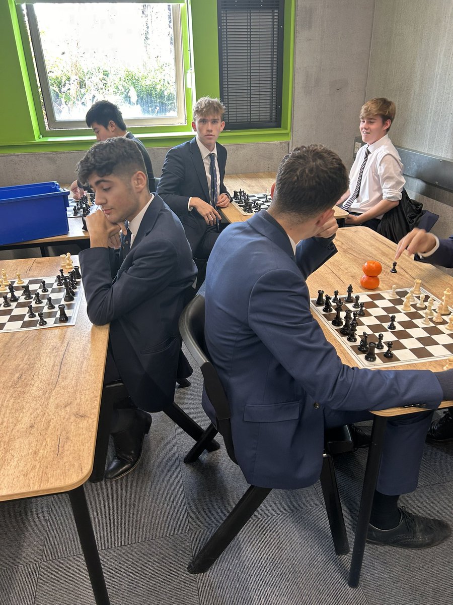 ElthamCarey's tweet photo. SIXTH FORM CHESS IS INTENSE ♟️

Ollie A, Harry, Albi, Henry, Charlie and Xavier representing the 💙

🤞🏻🤞🏻 https://t.co/yoh7GUjNcr