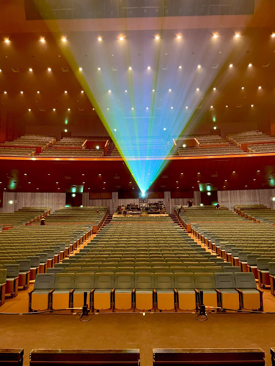 vivid_violet7's tweet photo. #GReeeeN #THEGAME 日記📔💚
10/9 広島
@上野学園ホール
今年度GReeeeNツアー2度目の広島！わたくし個人としては、広島初上陸でした！うれしい〜！
熱気と活気あふれる広島CReWさんと、3連休ラスト燃え尽きました🔥😆最後の一曲まで楽しみ尽くす皆さんの元気！パワー！最高です！ばんざーいっ🙌🏻 https://t.co/8hPWwssaTn