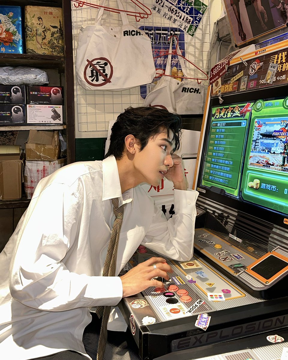 netsiraphop's tweet photo. Play with me 🎮 #netsiraphop https://t.co/O5zEzAZLBQ
