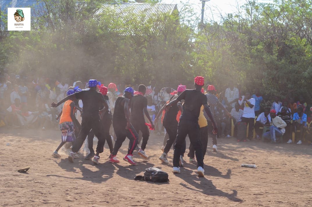 KakuwudFilms's tweet photo. Performing artists PLAY a huge role in refugee  community. Manya Creative Group is using participatory educative theatre to bring changes.@Officialkakuwud  we stand united to enhance their performance skills.@filmaidkenya @RGAMeyer @WeAreCohere_Org @Refugees @MudadiSaidi https://t.co/HKHvES6AZl