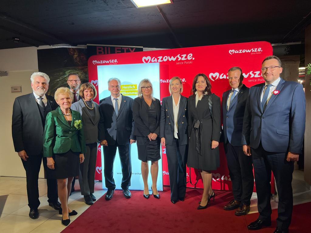 🎉🤝🇵🇱20 Jahre Regionalpartnerschaft mit Masowien - ein Beitrag zur Demokratieförderung und Internationalisierung des Landes. Auf Einladung des Ministerpräsidenten, Dr. Reiner Haseloff, reiste auch der AGSA-Geschäftsführer Krzysztof Blau mit. agsa.de/news/20-jahre-…