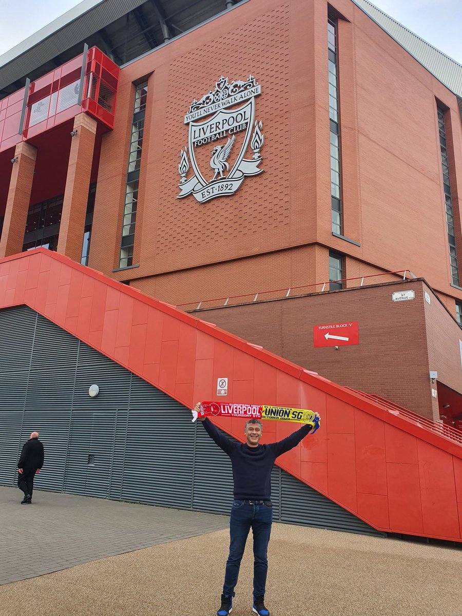 THREAD Good Vibes 🧵

En ces temps peu propices à faire la fête, voici un peu de légèreté avec le récit de mon périple inoubliable à Anfield, pour voir cette affiche complètement improbable <a href="/LFC/">Liverpool FC</a> - <a href="/UnionStGilloise/">Royale Union Saint-Gilloise</a> ! Ce match était tellement spécial pour de nombreuses raisons ⤵️