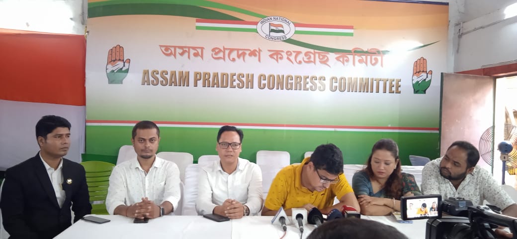 Assam Pradesh Youth Congress (@iycassam) on Twitter photo In Karimganj, as part of the #YouthJodoYatra organized by <a href="/IYCAssam/">Assam Pradesh Youth Congress</a> a violent attack orchestrated by ABVP activists took place targeting NSUI worker JP Das. Today, VP <a href="/Rakeshchakravo/">Rakesh chakravorty</a> addressed a press conference at Guwahati's Rajiv Bhavan, he spoke about the alarming incident. In Karimganj, as part of the #YouthJodoYatra organized by <a href="/IYCAssam/">Assam Pradesh Youth Congress</a> a violent attack orchestrated by ABVP activists took place targeting NSUI worker JP Das. Today, VP <a href="/Rakeshchakravo/">Rakesh chakravorty</a> addressed a press conference at Guwahati's Rajiv Bhavan, he spoke about the alarming incident.