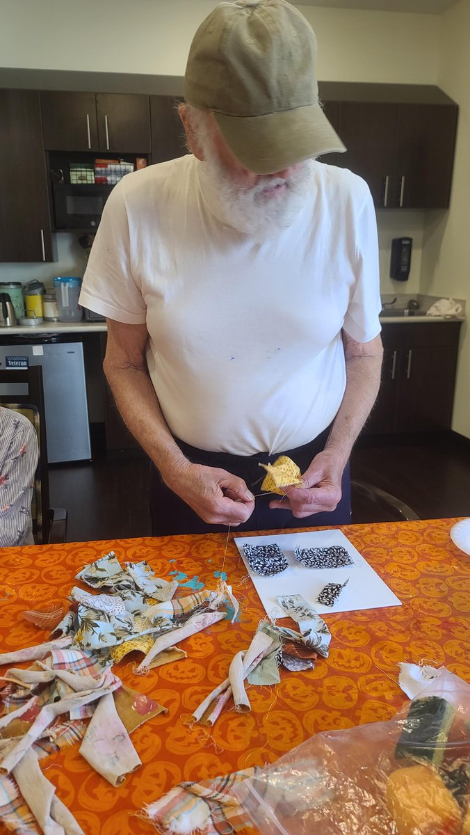 VioletSpringsHC's tweet photo. What do you do with fabric scraps? Make canvas art with them! Our #BFFs enjoy creating Fall art with any material around 🌻 🍁 #LegacyBFF #TrilogyLiving https://t.co/DogmcsXZFN