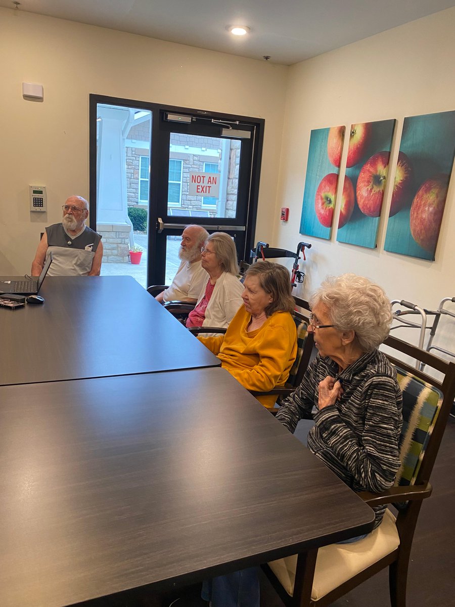VioletSpringsHC's tweet photo. Our #BFFs are planning a party 🎉 🎊 Legacy residents gathered together and created a Resident Committee. The topic: 🎃 👻 Halloween Party! #TrilogyLiving #LegacyBFF https://t.co/qeKM2isPlu