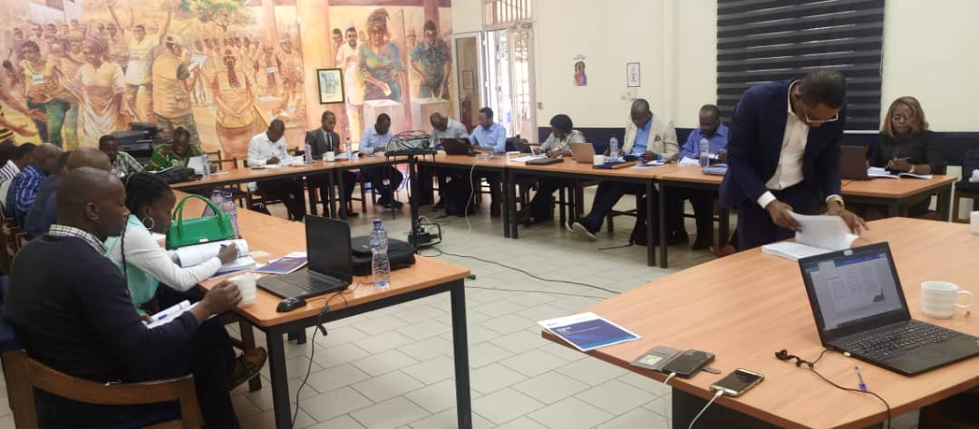 CongoMines's tweet photo. 🇨🇩 Rapport #ITIE-RDC: Les acteurs de la #société civile de #Kinshasa analysent le #projet de rapport ITIE-RDC 2020-2021. Les participants se focalisent notamment sur l'opinion de l'Administrateur Indépendant sur la #fiabilité et l'#exhaustivité des #données. https://t.co/11qCZLc3F0
