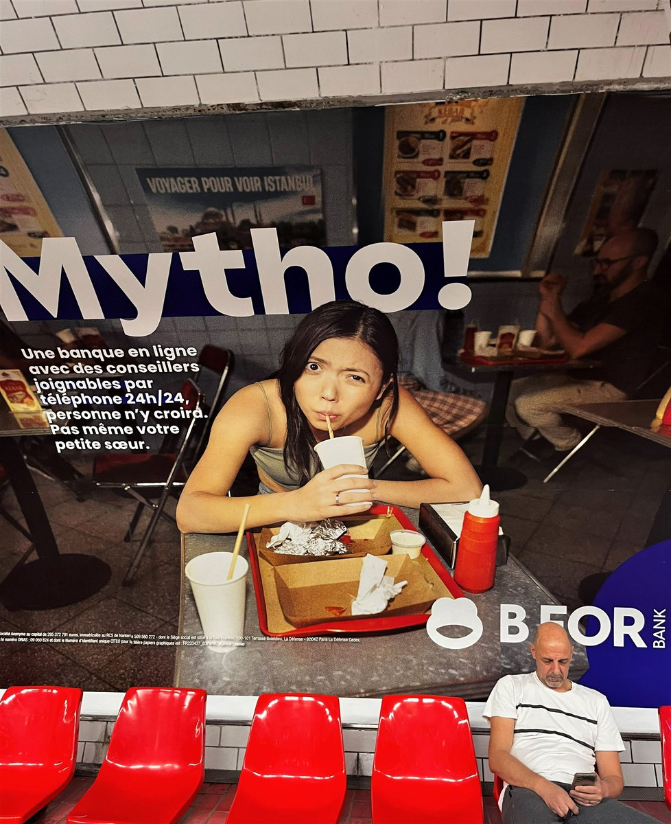 BforBank's tweet photo. [#Lancement] Vous y croyez vous ? 😯🎬

Le lancement continue avec une campagne d'affichage nationale jusqu'à la fin du mois !

Tout comme notre service client, vous pourrez la retrouver 24h/24 et 7j/7 😉

Toute les infos par ici ➡️ https://t.co/Wjbkwz8U9U

#BforBank #BforBetter https://t.co/A4t6hCkSfB