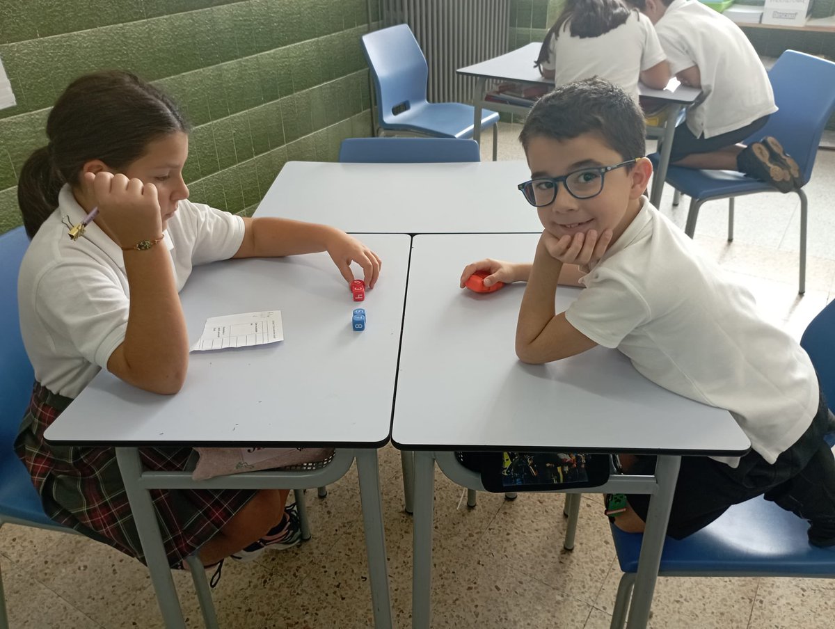 manyanetblanes's tweet image. A #3rEP fem un joc de cubs per aprendre a fer desigualtats! #josocmanyanet #blanes #matemàtiques #somfamília #juntsiambesperança