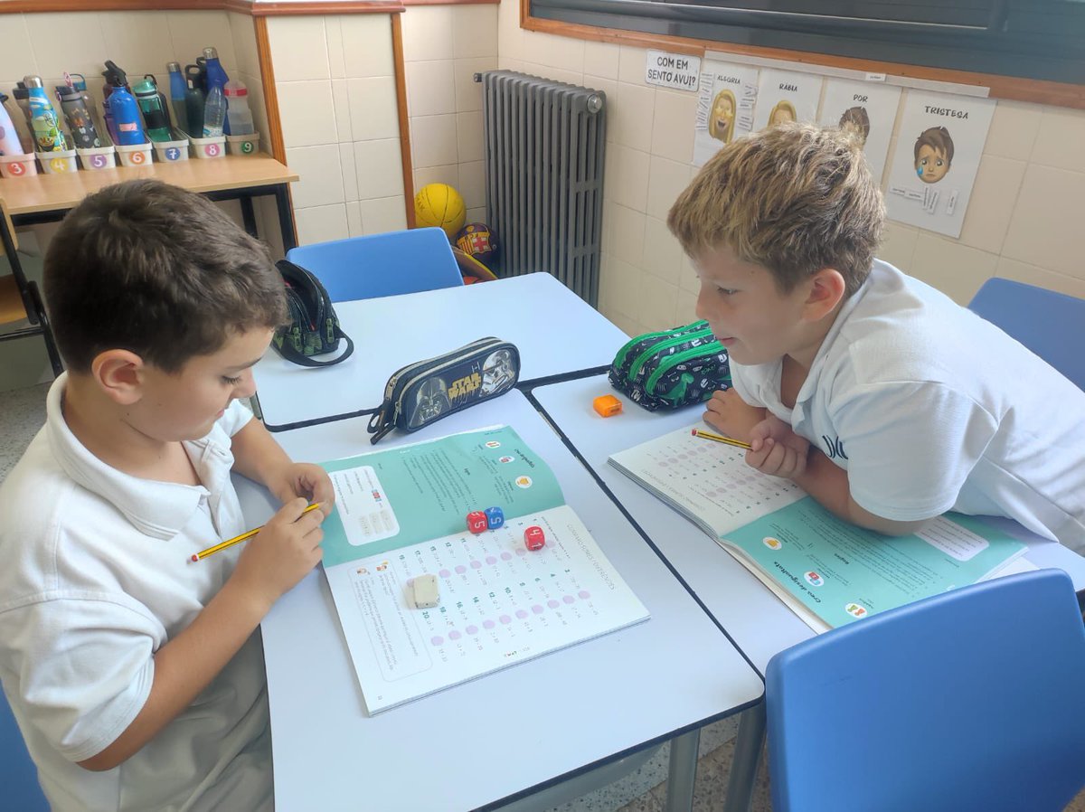 manyanetblanes's tweet image. A #3rEP fem un joc de cubs per aprendre a fer desigualtats! #josocmanyanet #blanes #matemàtiques #somfamília #juntsiambesperança