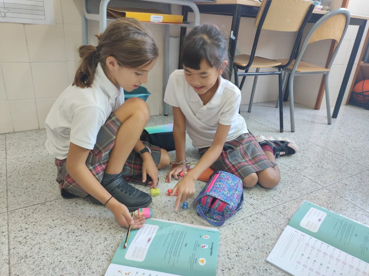 manyanetblanes's tweet image. A #3rEP fem un joc de cubs per aprendre a fer desigualtats! #josocmanyanet #blanes #matemàtiques #somfamília #juntsiambesperança