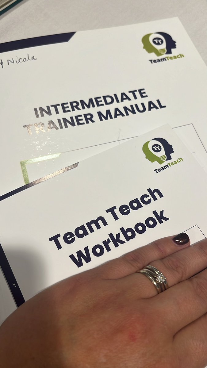 aimeebed's tweet photo. A great start to the week with @TeamTeachLtd in Stockport #connectbeforecorrect #EATSI https://t.co/nmd1oj7b9i