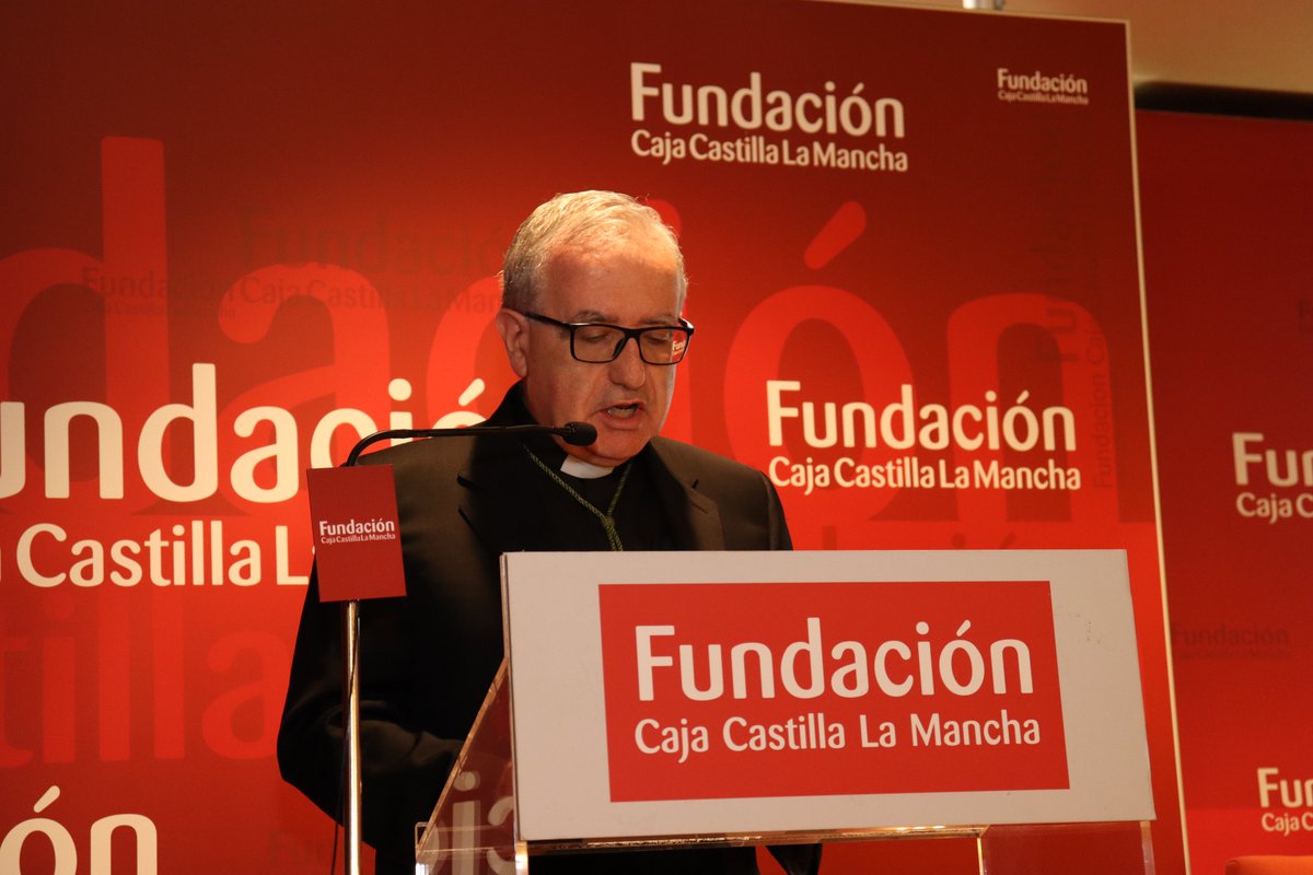 RealAcademiaTO's tweet photo. En la mañana de ayer tuvo lugar la sesión pública y solemne de apertura de curso académico en el Palacio de Benacazón. Se entregaron también las medallas a los nuevos académicos correspondientes. https://t.co/78lQrtt9zh