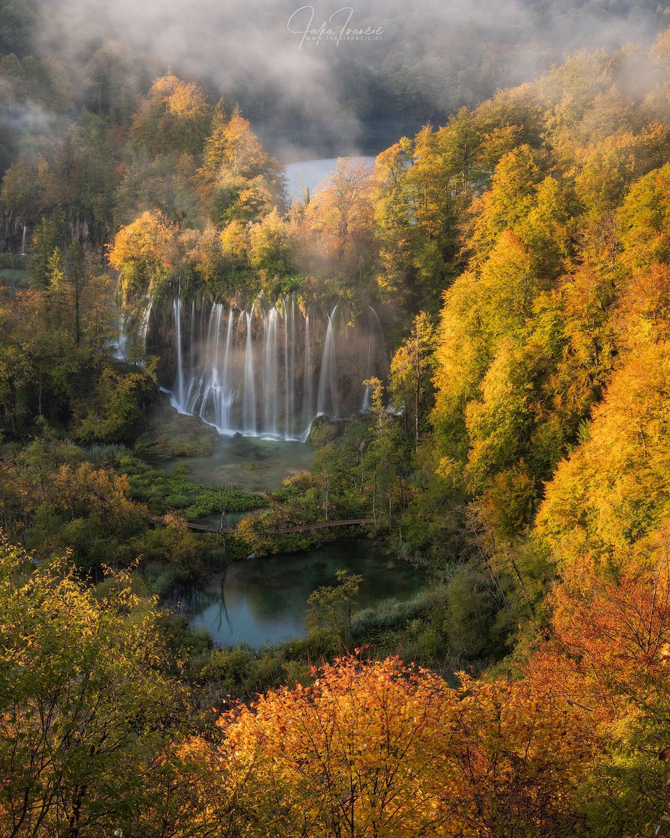 First morning sunrays. #morning #waterfall #plitvice #plitvickajezera #plitvicelakes #croatia #hrvatska #croatiafulloflife #landscape #landscapephotography #naturephotography #nature #travel