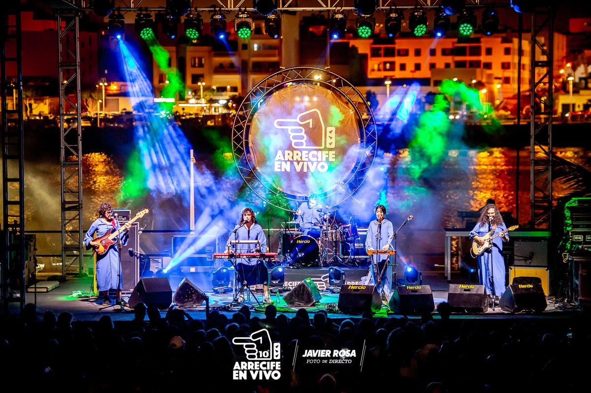 Ayuken Management (@ayukenmp) on Twitter photo 🛻🖤 #ResumenFinde (3/6) El festival <a href="/ArrecifeenVivo/">Arrecife en Vivo</a> se rindió a los indiscutibles y psicodélicos encantos de la #BurbujaCómodayElefanteInesperado de <a href="/EstanquesyAnni/">Los Estanques y Anni B Sweet</a>
📸 <a href="/javierphotorosa/">Javier Rosa</a> 🛻🖤 #ResumenFinde (3/6) El festival <a href="/ArrecifeenVivo/">Arrecife en Vivo</a> se rindió a los indiscutibles y psicodélicos encantos de la #BurbujaCómodayElefanteInesperado de <a href="/EstanquesyAnni/">Los Estanques y Anni B Sweet</a>
📸 <a href="/javierphotorosa/">Javier Rosa</a>