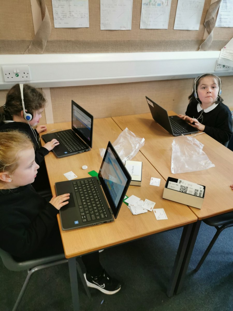 HtIgnatius's tweet photo. P3 are enjoying a mix of ICT and game style challenges 😊 https://t.co/CfANZORFgh