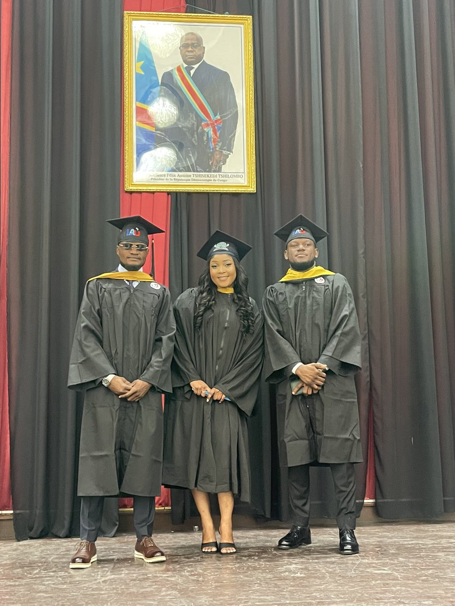 VictorKambulu1's tweet photo. Sur les traces du Dr @VitalKamerhe1 nous avons enregistré un nouveau diplôme de Licence en Administration des Affaires et Sciences Économiques. 🎓
Nous nous préparons pour servir notre pays.🇨🇩
God Bless 🙏🏾
#Classoff2023🎓
#FAASE🎓 #LAU https://t.co/muPcWNUoC3