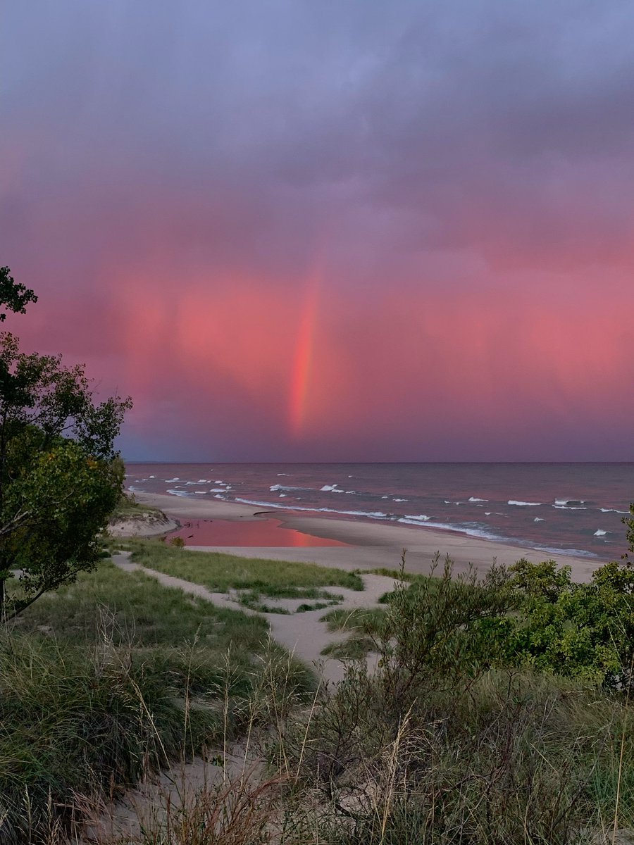 chellerbell's tweet image. P and I are literally gonna be so chic for our trip I’m now more excited